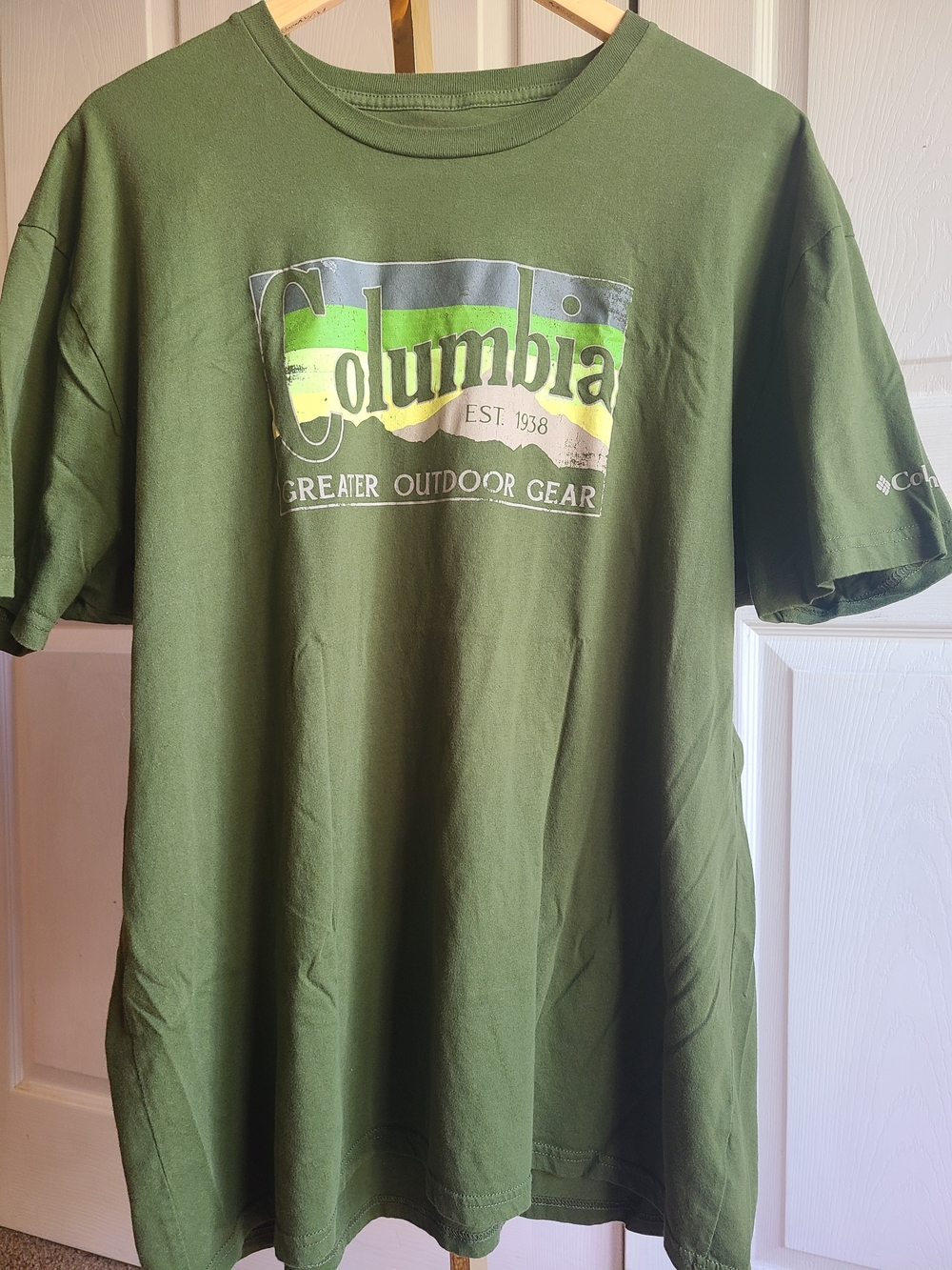 Columbia Olive Green Graphic Short-Sleeve Tee